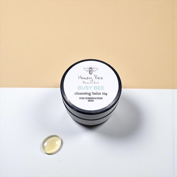 Balancing cleansing balm try me starter size with raw Welsh honey, beeswax and bentonite clay, suitable for combination skin.