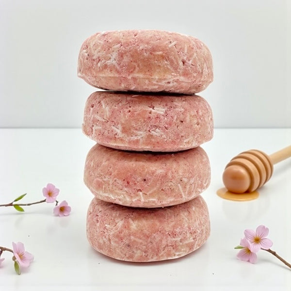 Stack of raw honey Queen Bee shampoo bar for normal, dry, or coloured hair  pH-balanced and scalp-friendly, moisturises, conditions, and strengthens hair while promoting natural shine, volume, and healthy scalp.